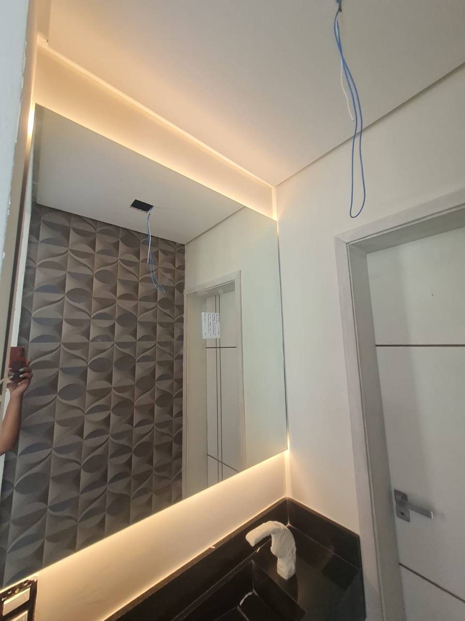 Espelho com iluminação LED sob medida